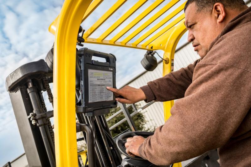 Felhasználói élmények, eEmelőgépnapló App=Mosolygós, magabiztos arcok